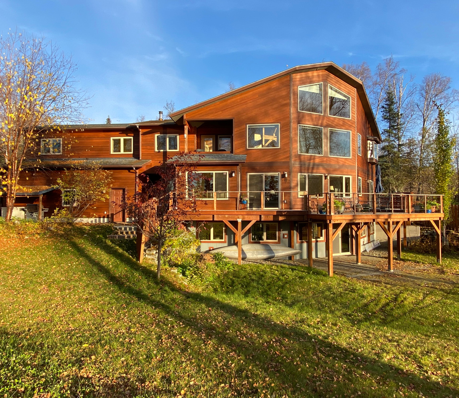 the lakehouse outside